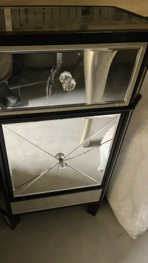 Mirrored-Dresser