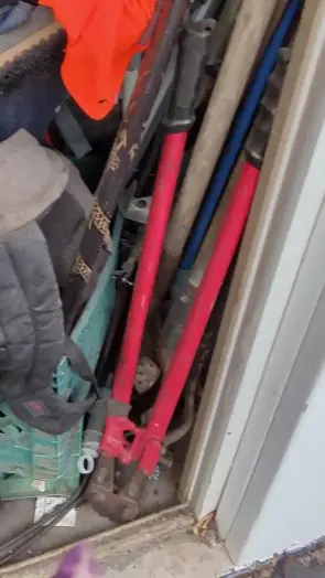 clothes/clothes baskets